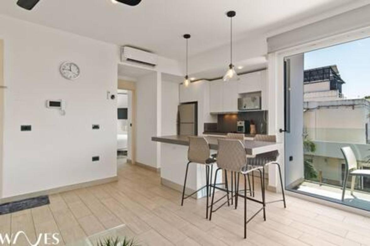 Apartment 1 Br. W5th Avenue View Steps From The Playa del Carmen
