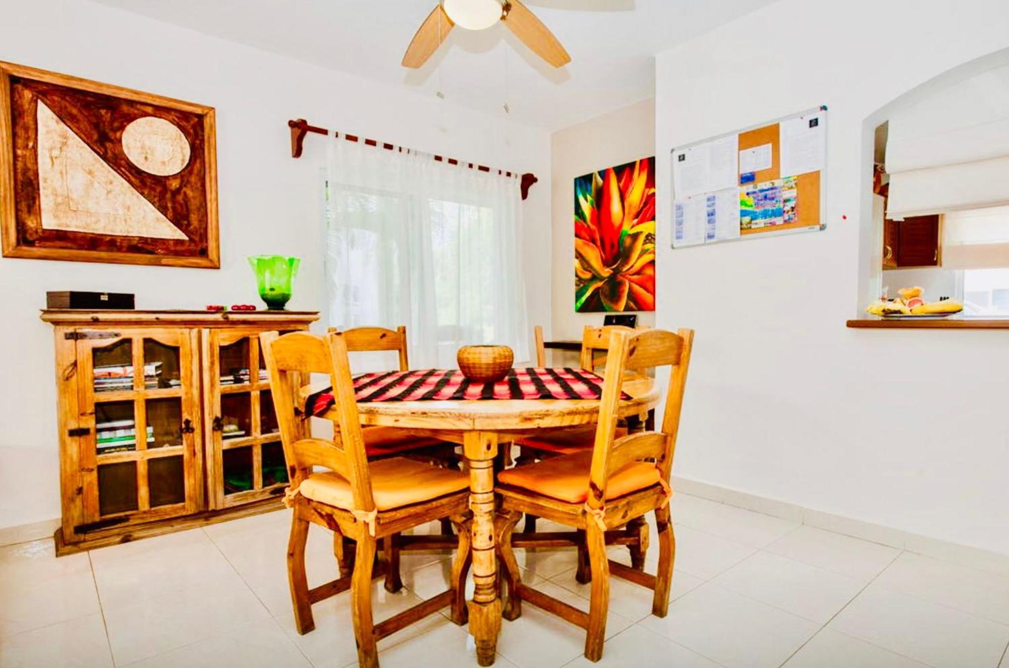 Executive Budget With Swimming Pool Air Conditioning And Parking Guest house Playa del Carmen