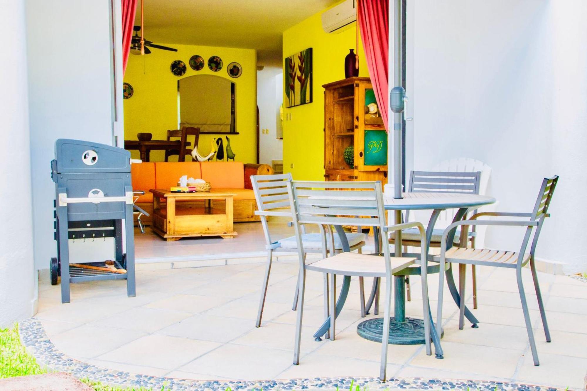 Guest house Executive Budget With Swimming Pool Air Conditioning And Parking *
