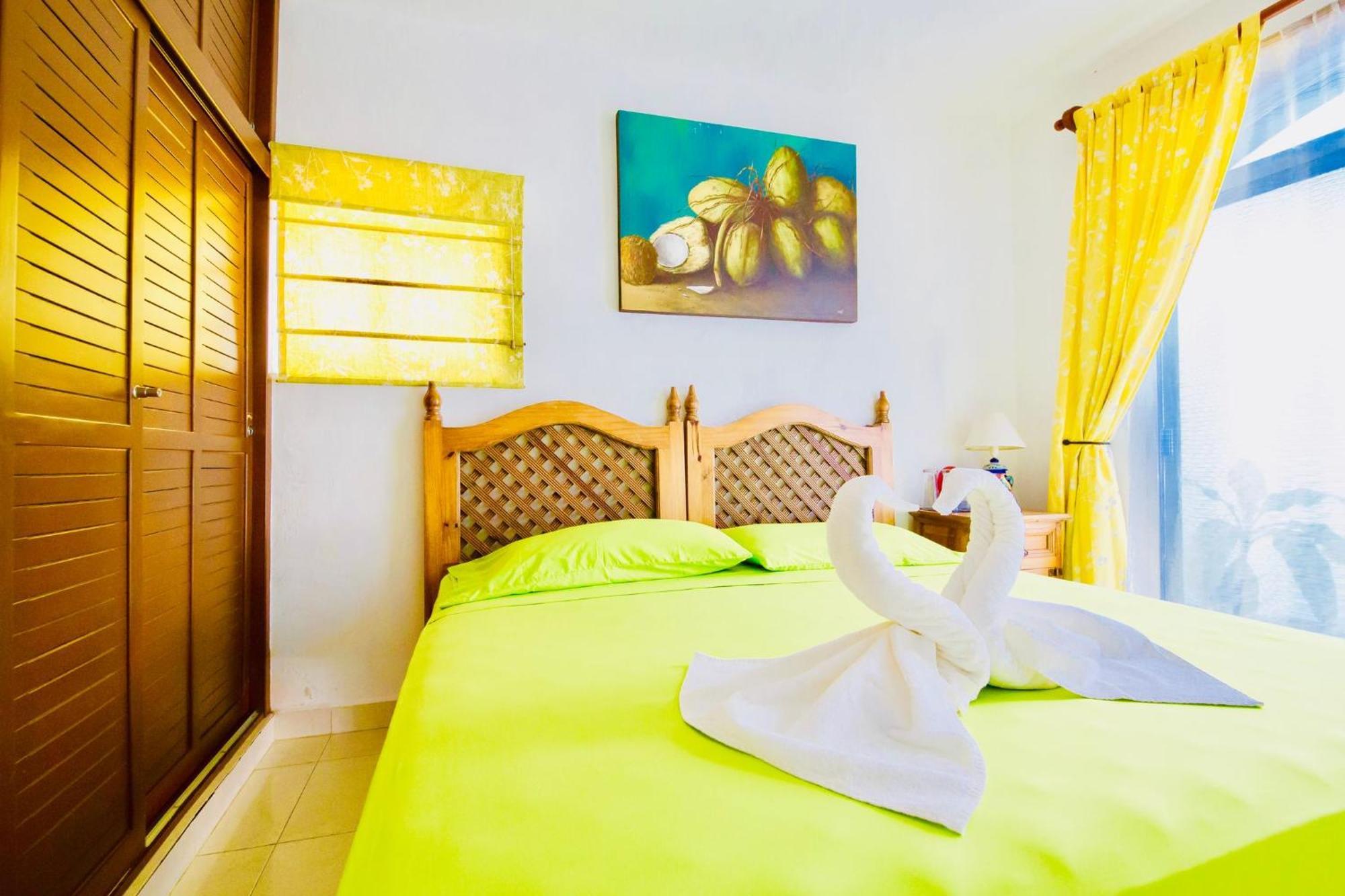 Guest house Superior Budget With Swimming Pool Air Conditioning And Parking Playa del Carmen