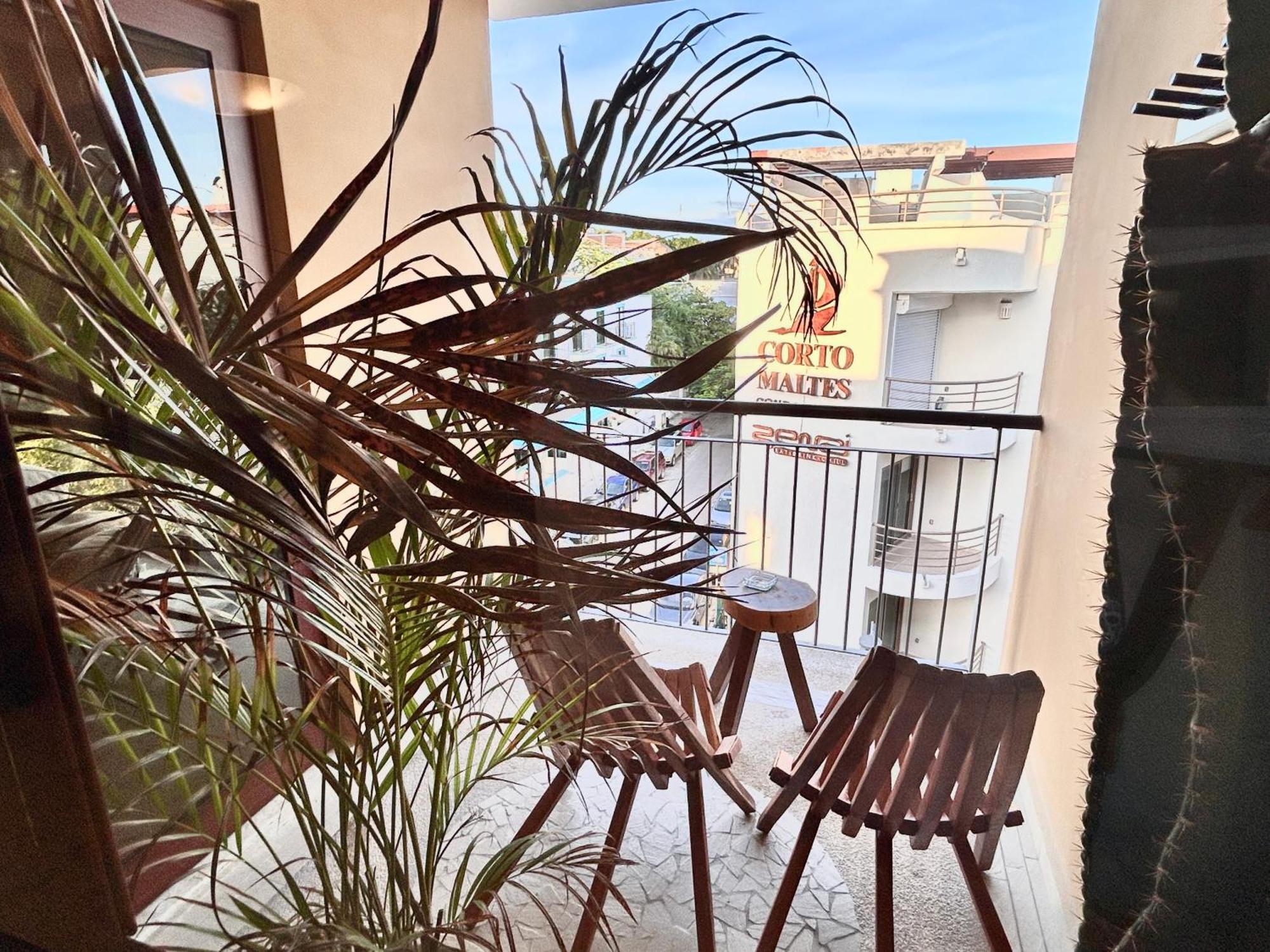 El Faro 403 Surf Apartment