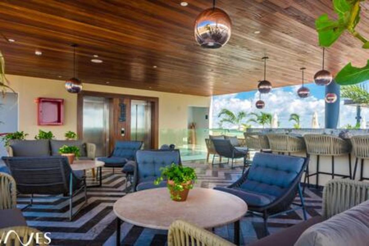 Apartment 2 Br. With Rooftop Pool And Stunning Ocean View *