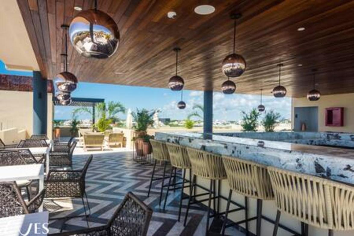 Apartment 2 Br. With Rooftop Pool And Stunning Ocean View *