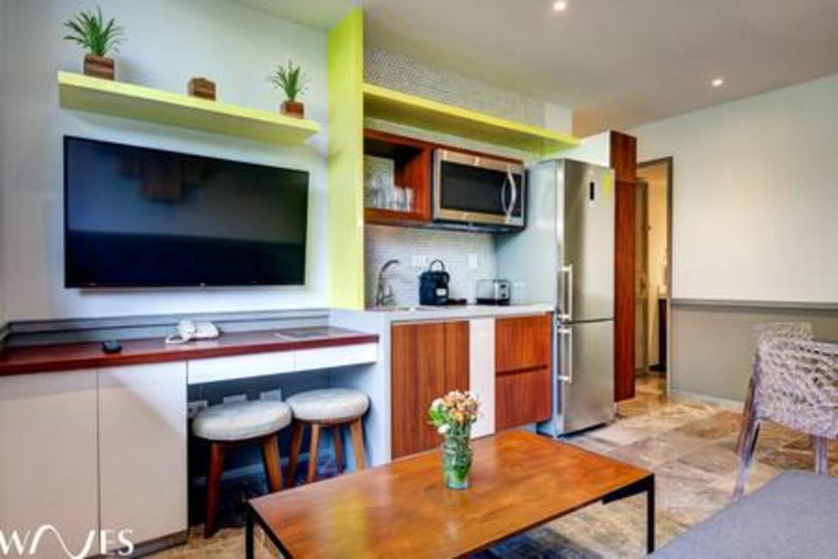Apartment 2 Br. With Rooftop Pool And Stunning Ocean View *