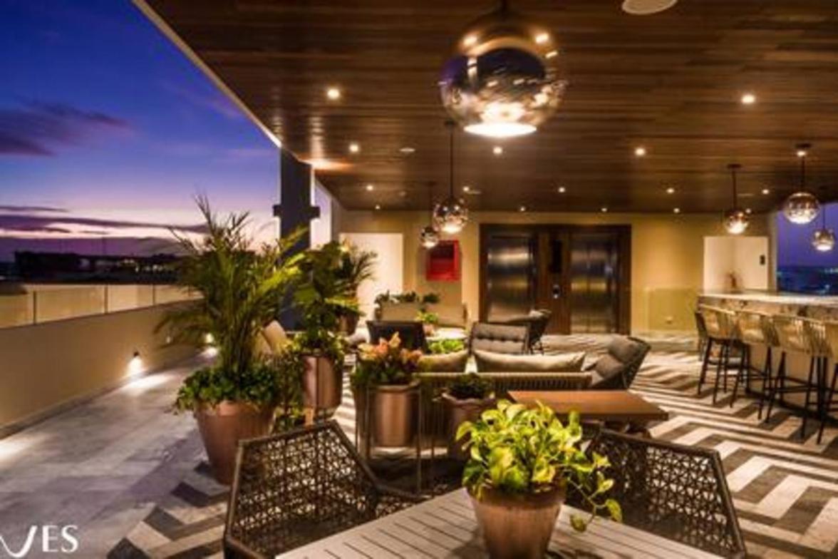 2 Br. With Rooftop Pool And Stunning Ocean View Apartment
