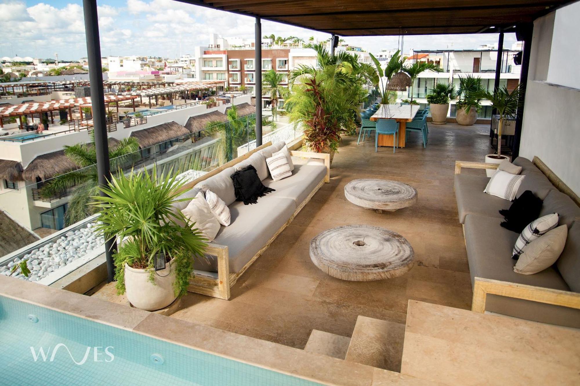 Apartment 3 Br. Ocean Front Ph With Stunning Views *