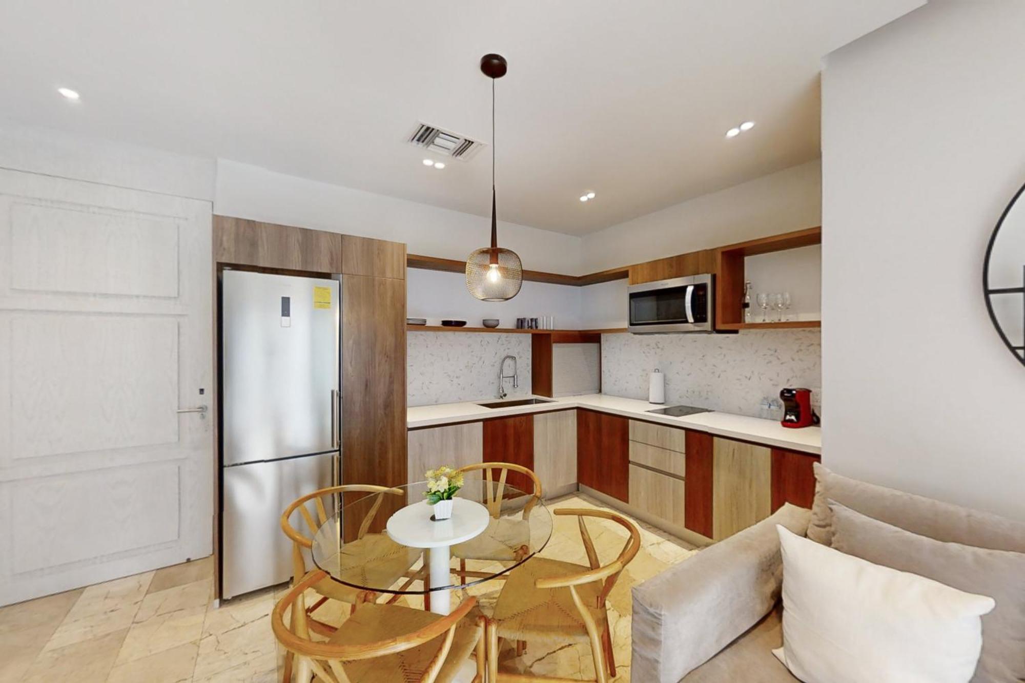 Golden Wave Escape Apartment