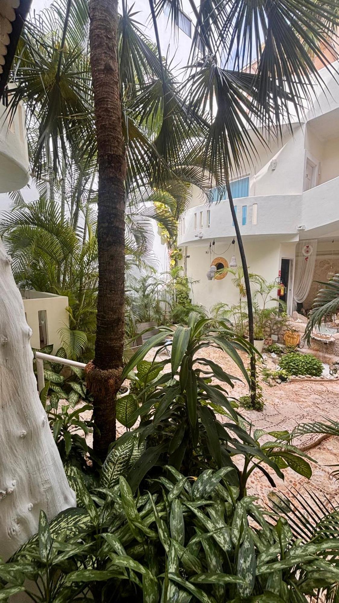 Coco Rio Hotel *