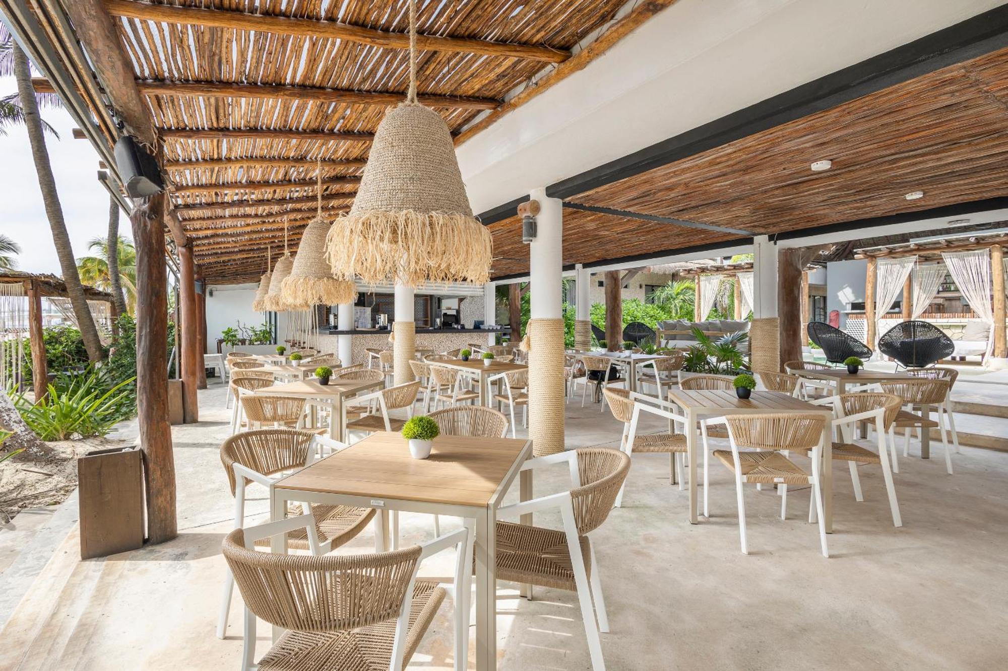 Areia - Front Lodge Playa del Carmen