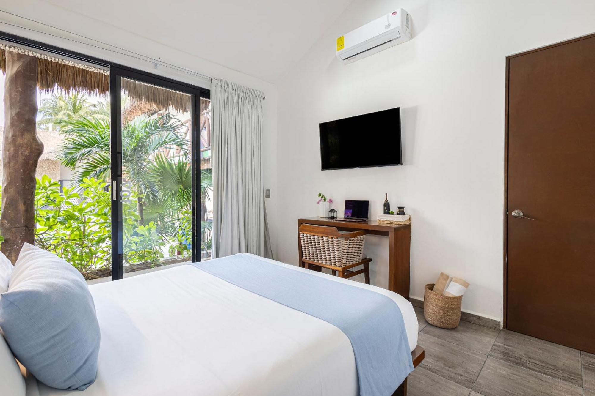 Areia - Front Lodge *