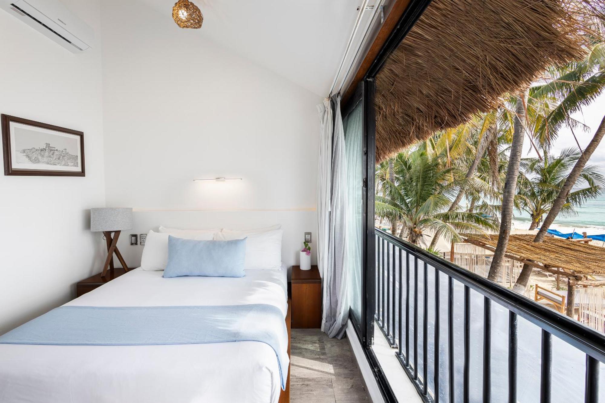 Areia - Front Lodge