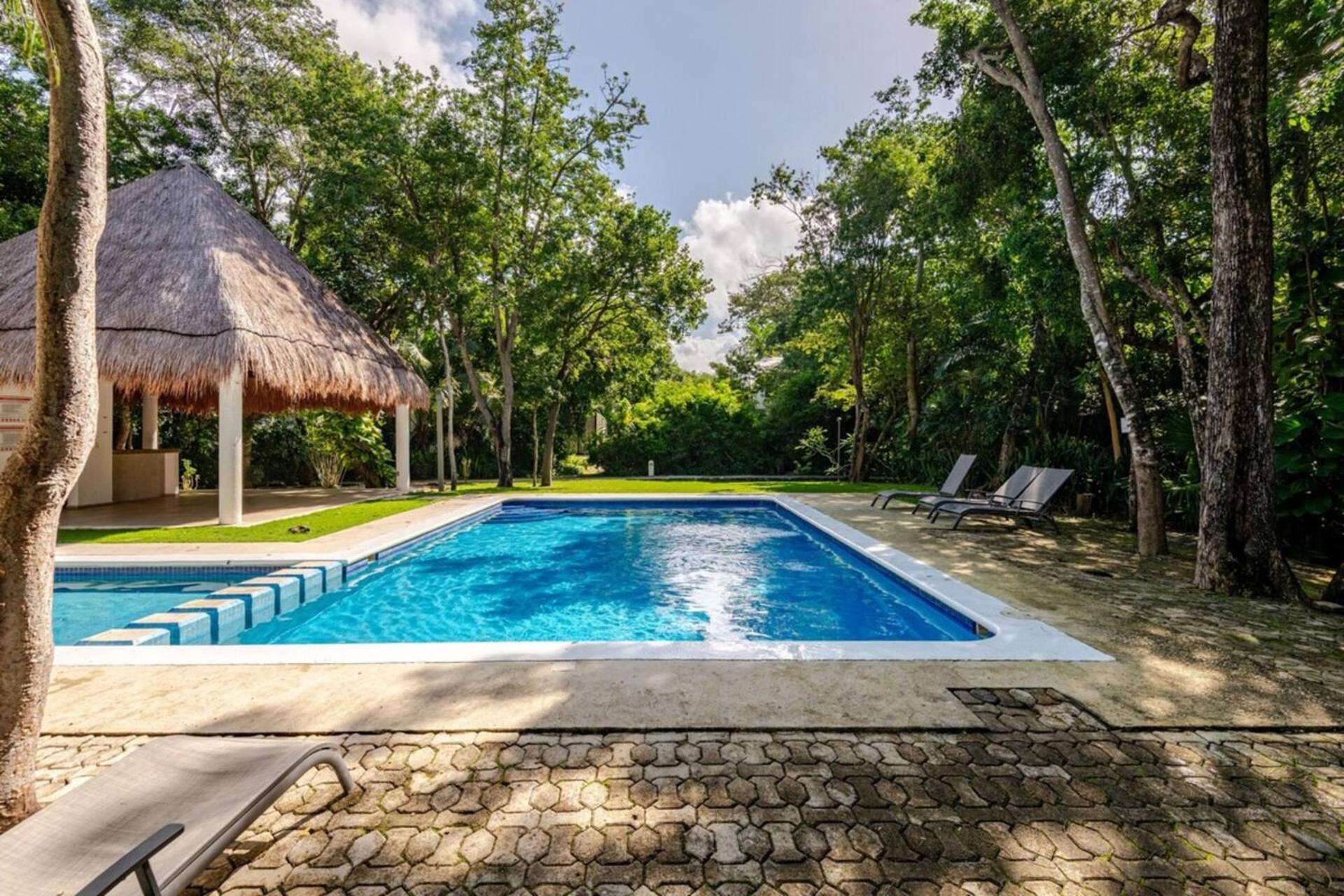 Spacious And Stylish Vacation For 8 With Private Pool And Large Terrace Holiday home *