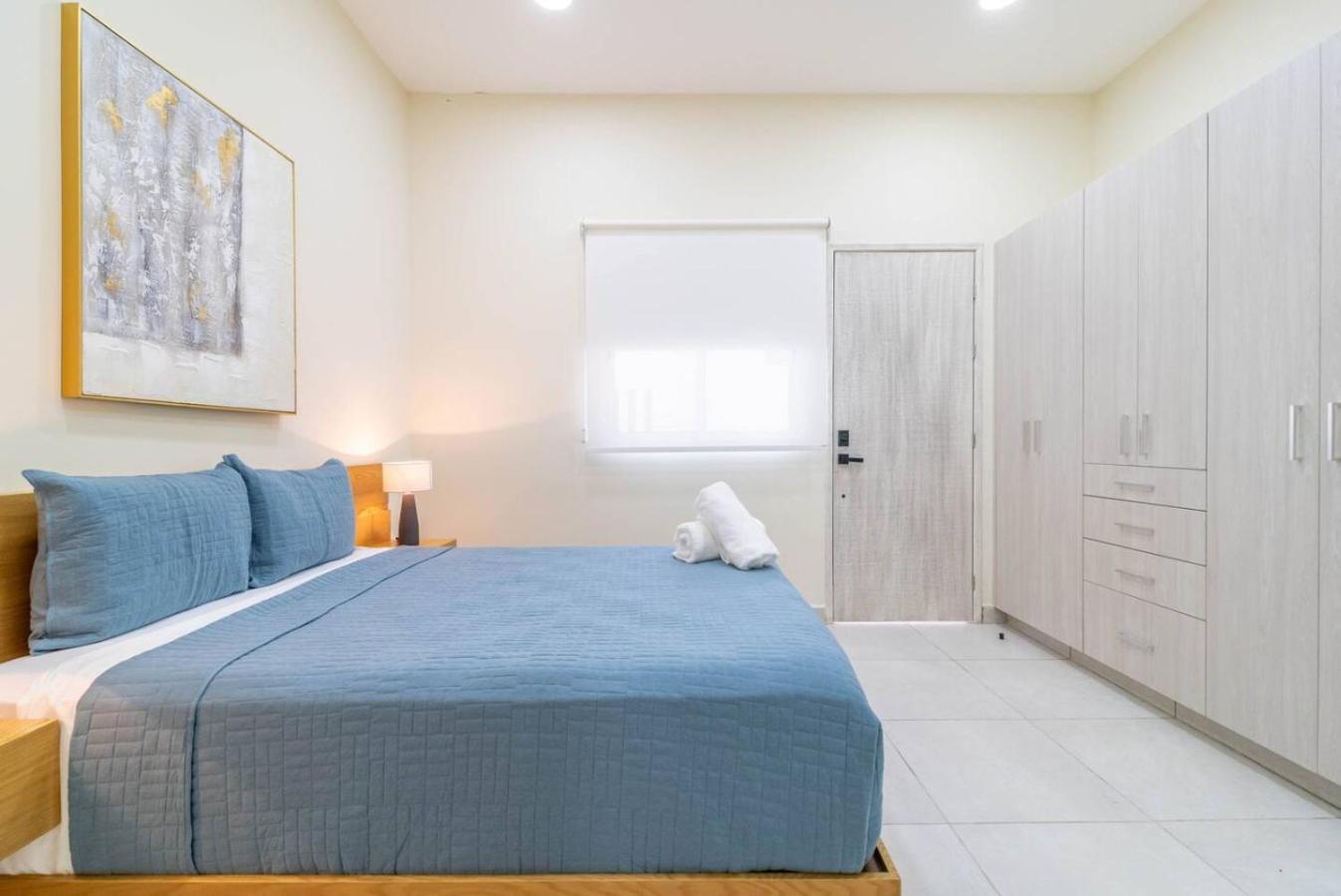 2 Bd With Balcony Gym Rooftop Pool Holiday home