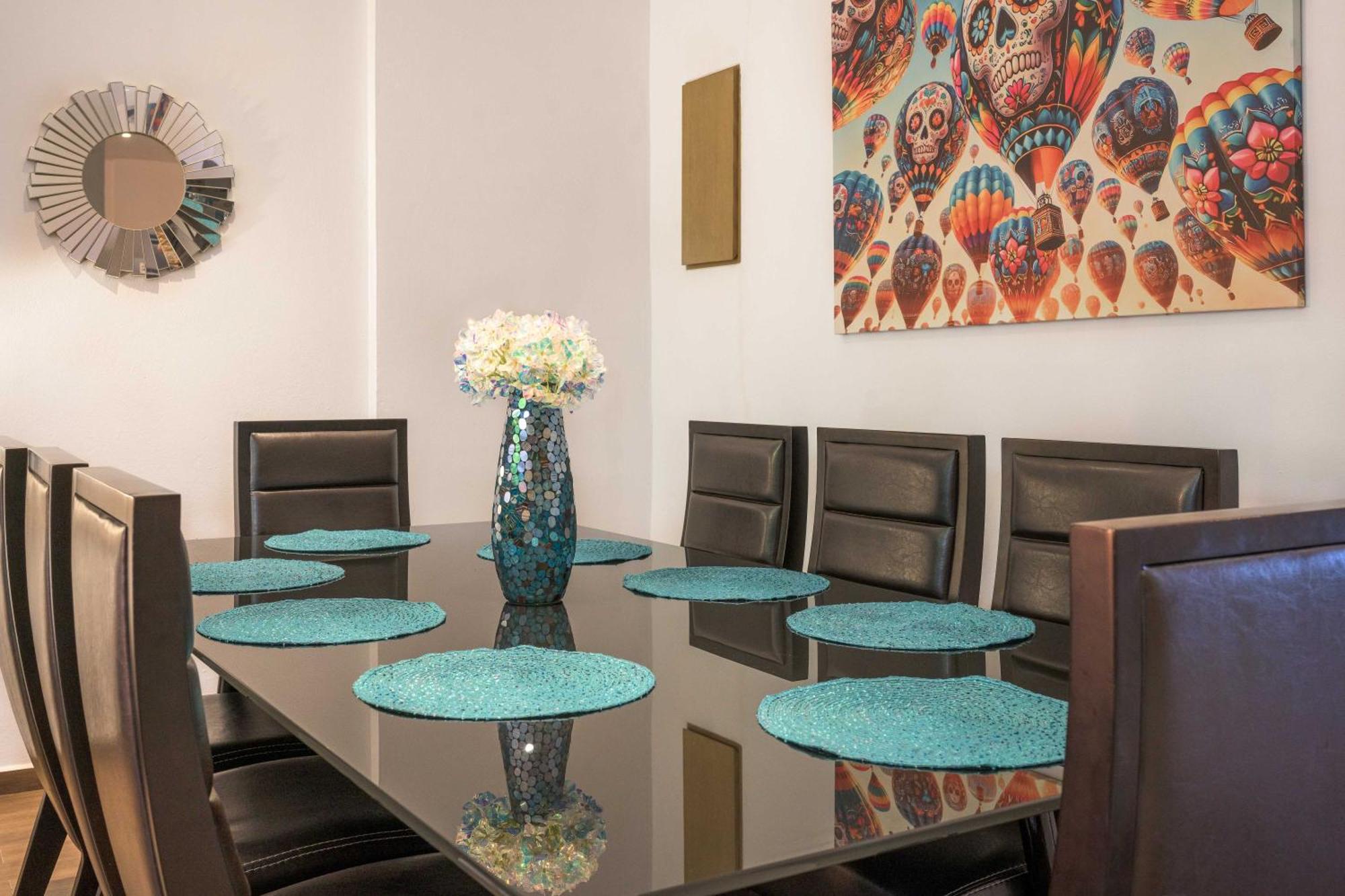 Spacious 200m From & 5th Ave Apartment *