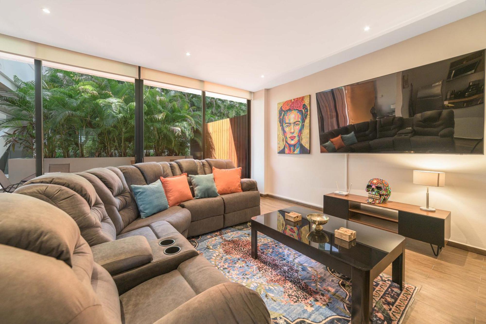 Apartment Spacious 200m From & 5th Ave *