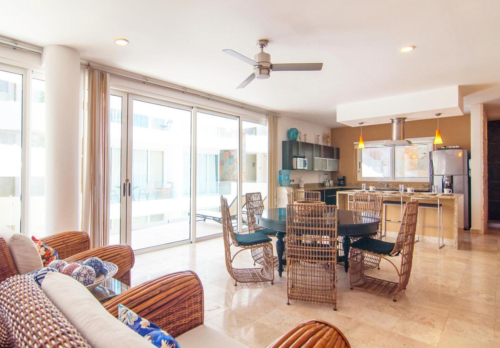 Holiday home Exceptional Location Near Beach, Pool-view Balcony *