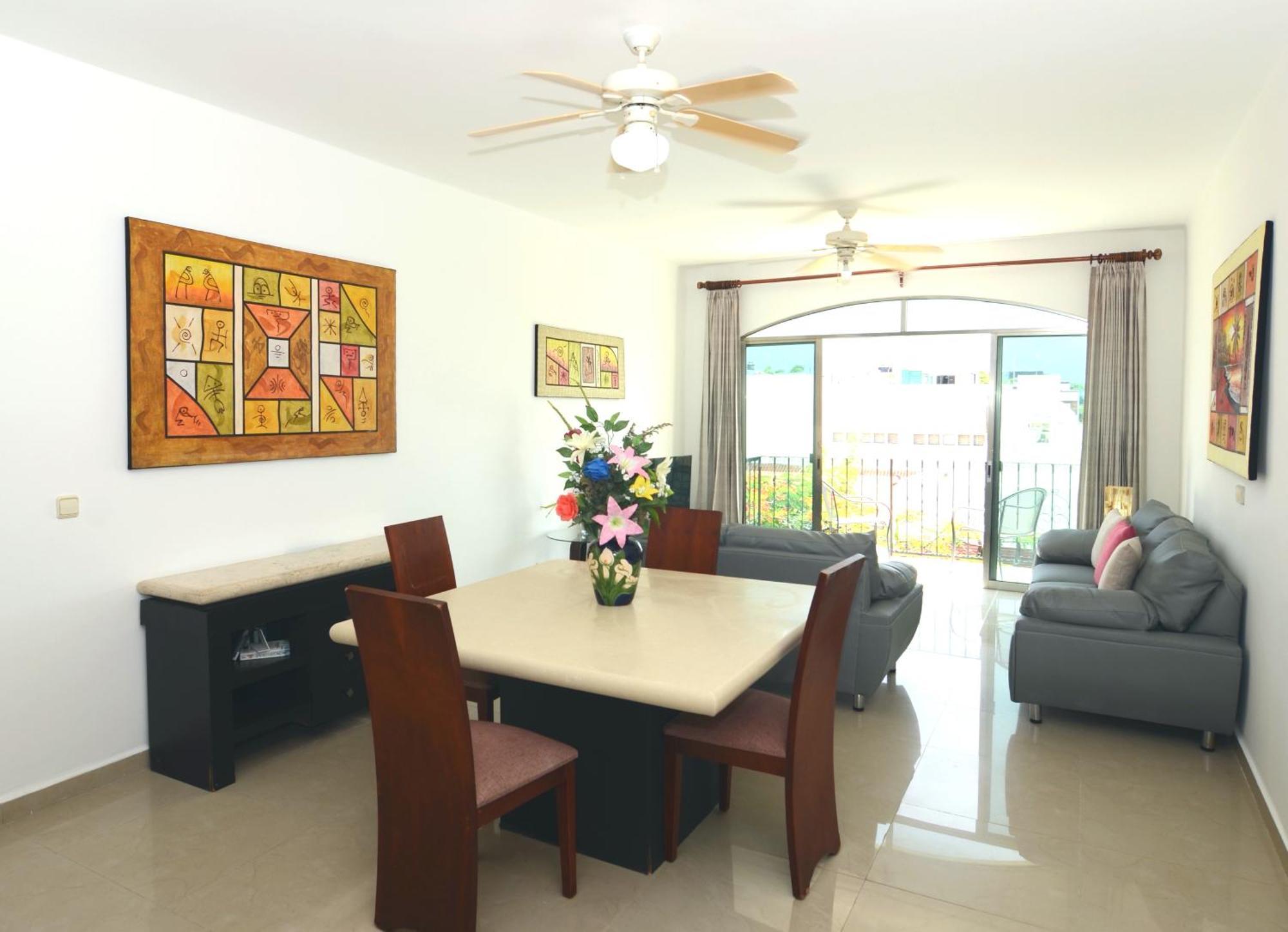 Rinconada Del Mar Apts *