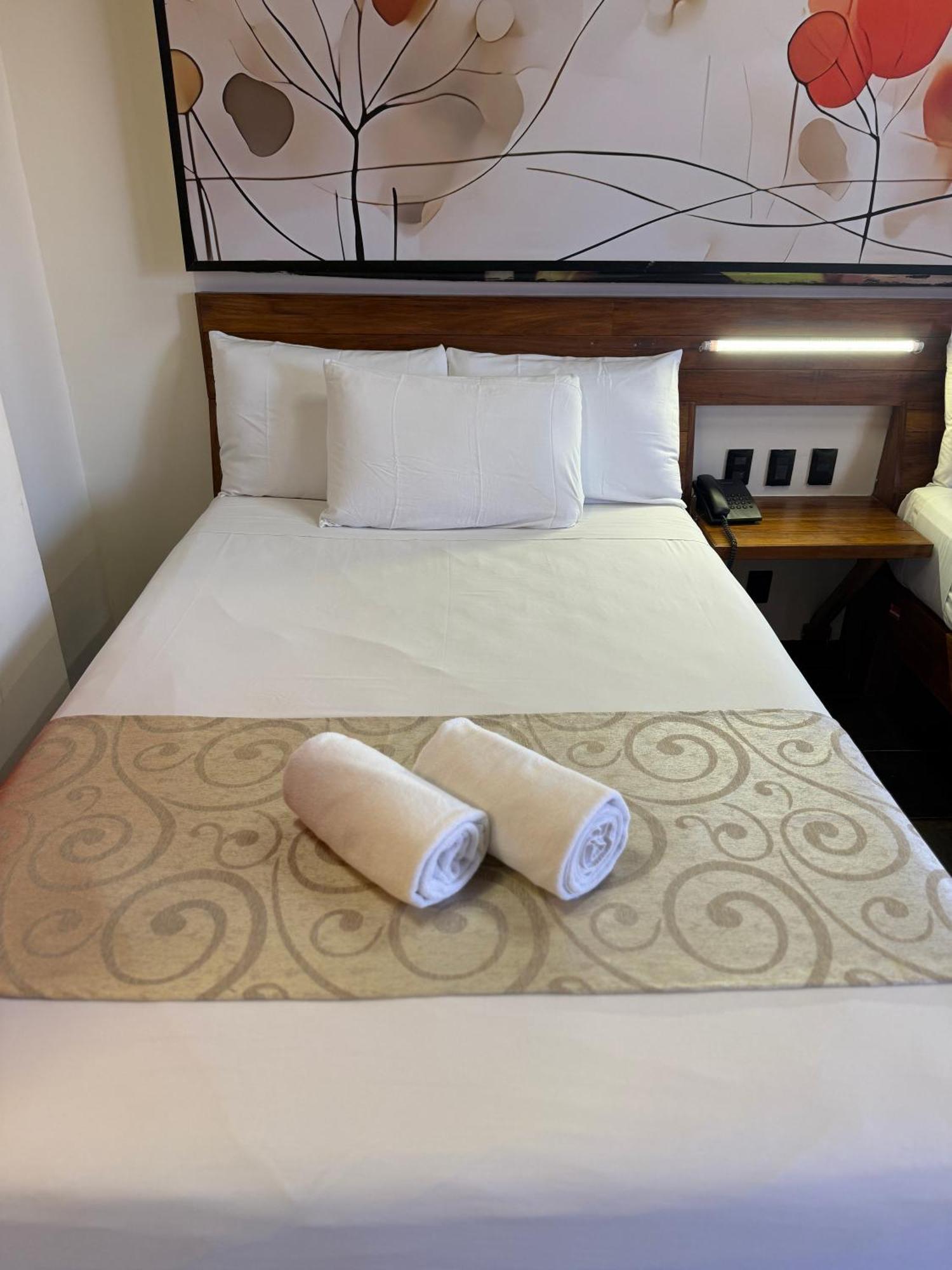 Hotel Reina Roja 4*