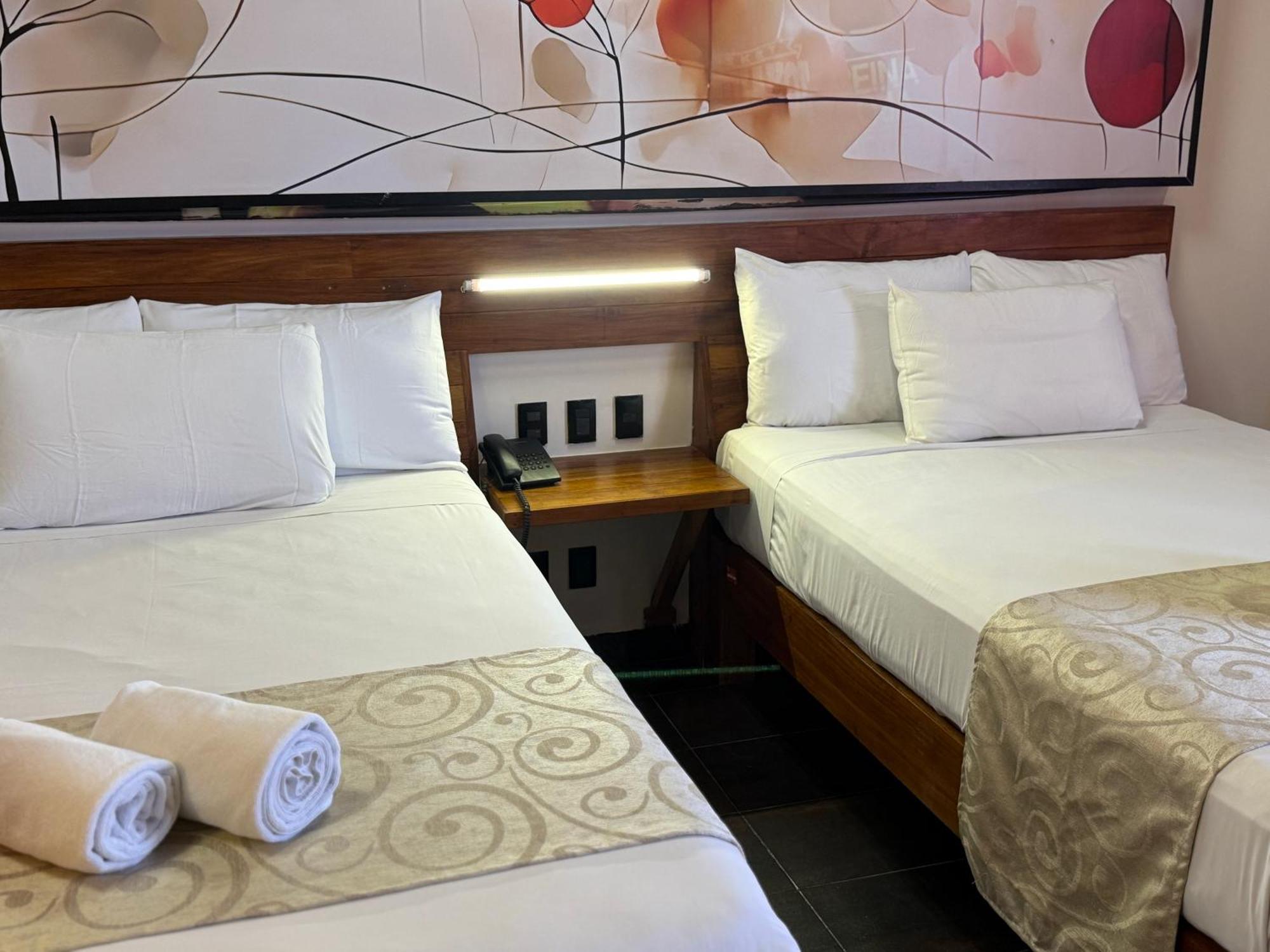 Hotel Reina Roja 4*