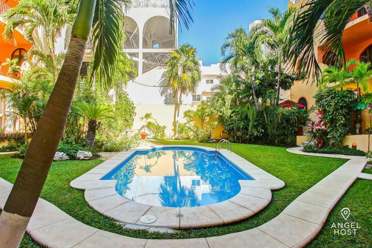 Steps To 5th Ave Pool Onsite & Walk To Holiday home