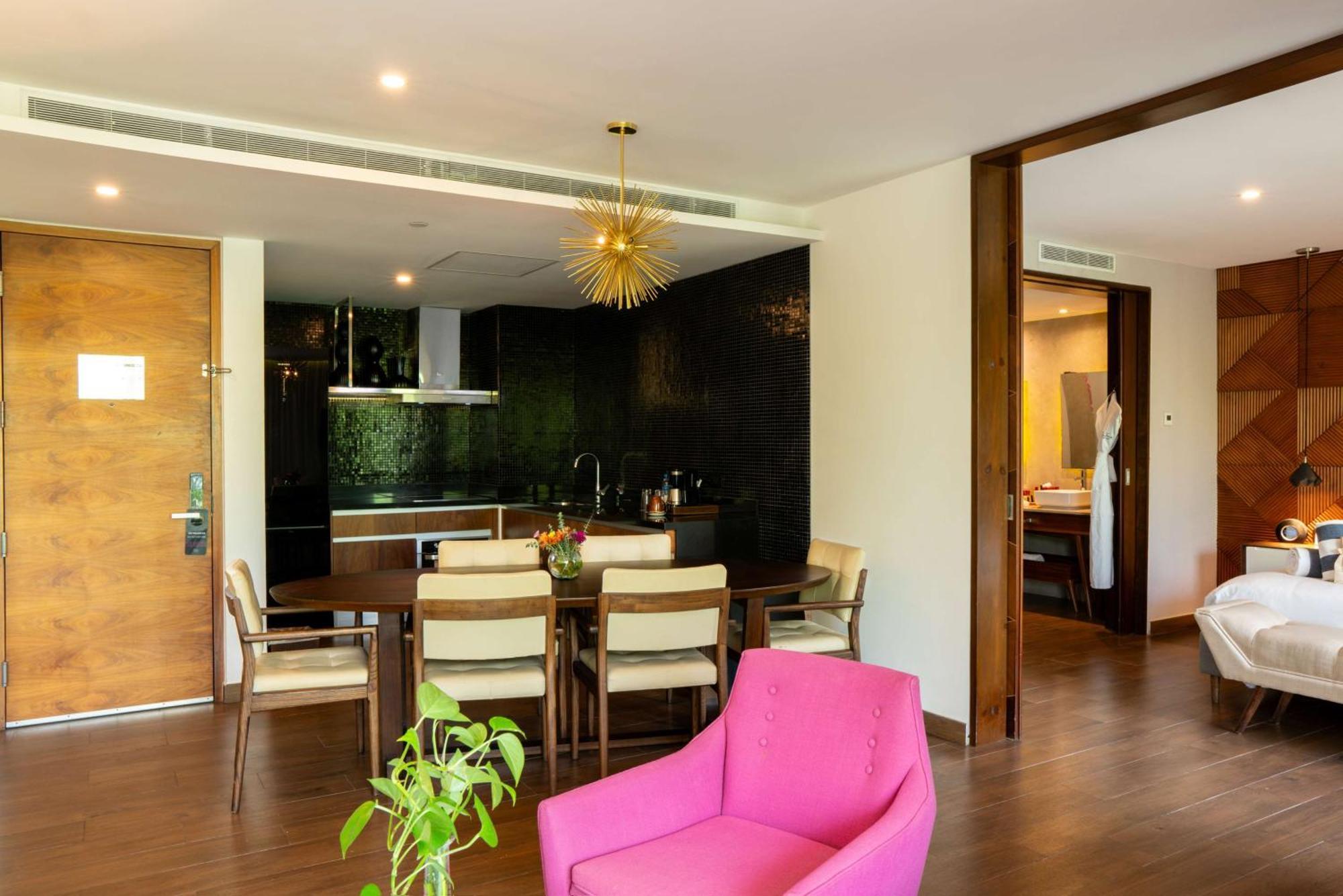 The Fives Downtown & Residences, Curio Collection By Hilton