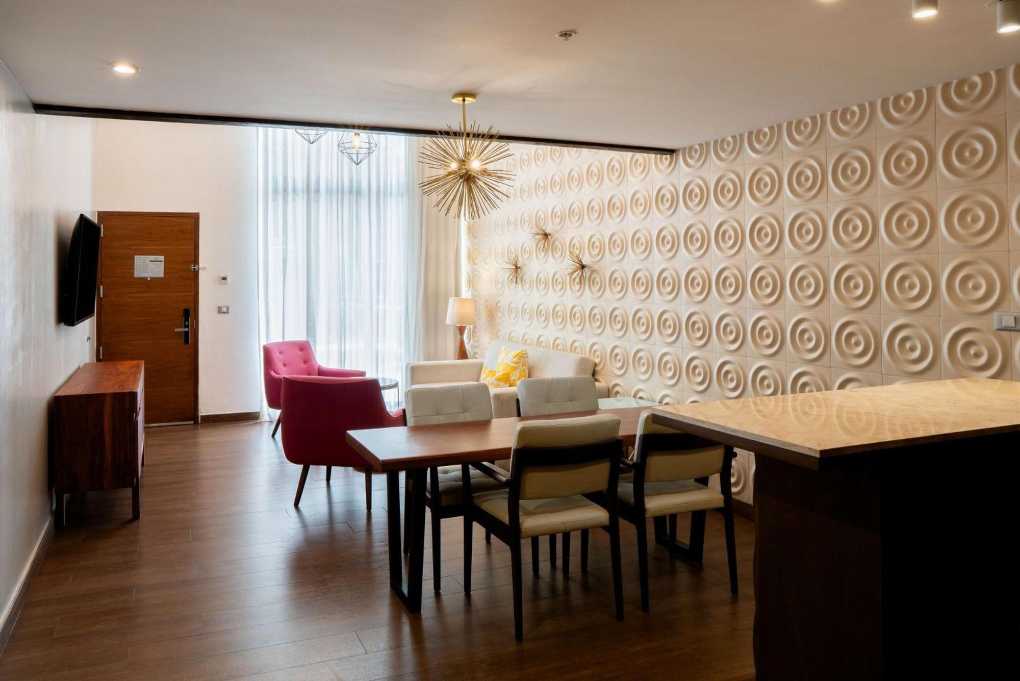 Hotel The Fives Downtown & Residences, Curio Collection By Hilton Playa del Carmen