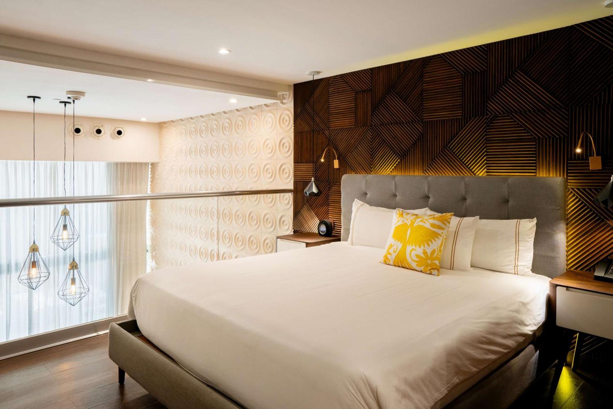 The Fives Downtown & Residences, Curio Collection By Hilton Hotel