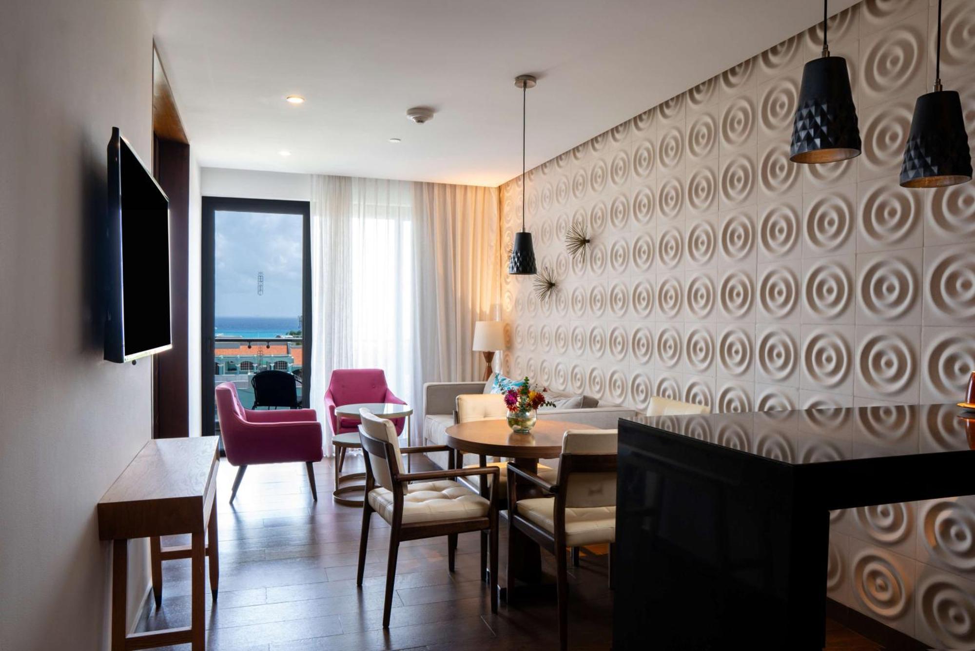 The Fives Downtown & Residences, Curio Collection By Hilton 4*
