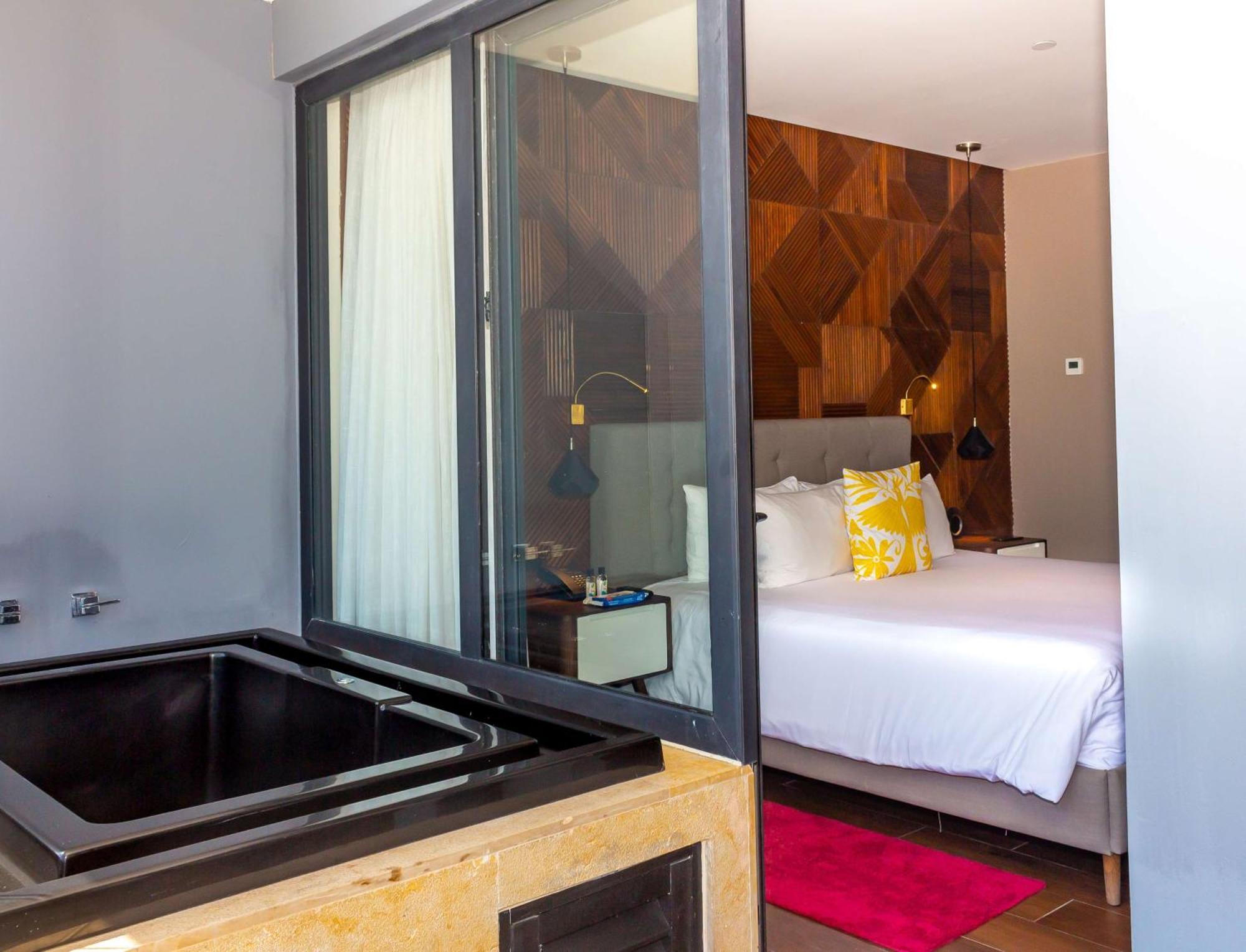 The Fives Downtown & Residences, Curio Collection By Hilton Hotel