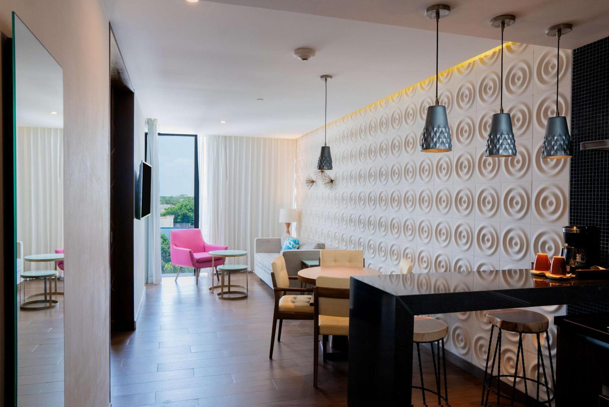The Fives Downtown & Residences, Curio Collection By Hilton Hotel 4*