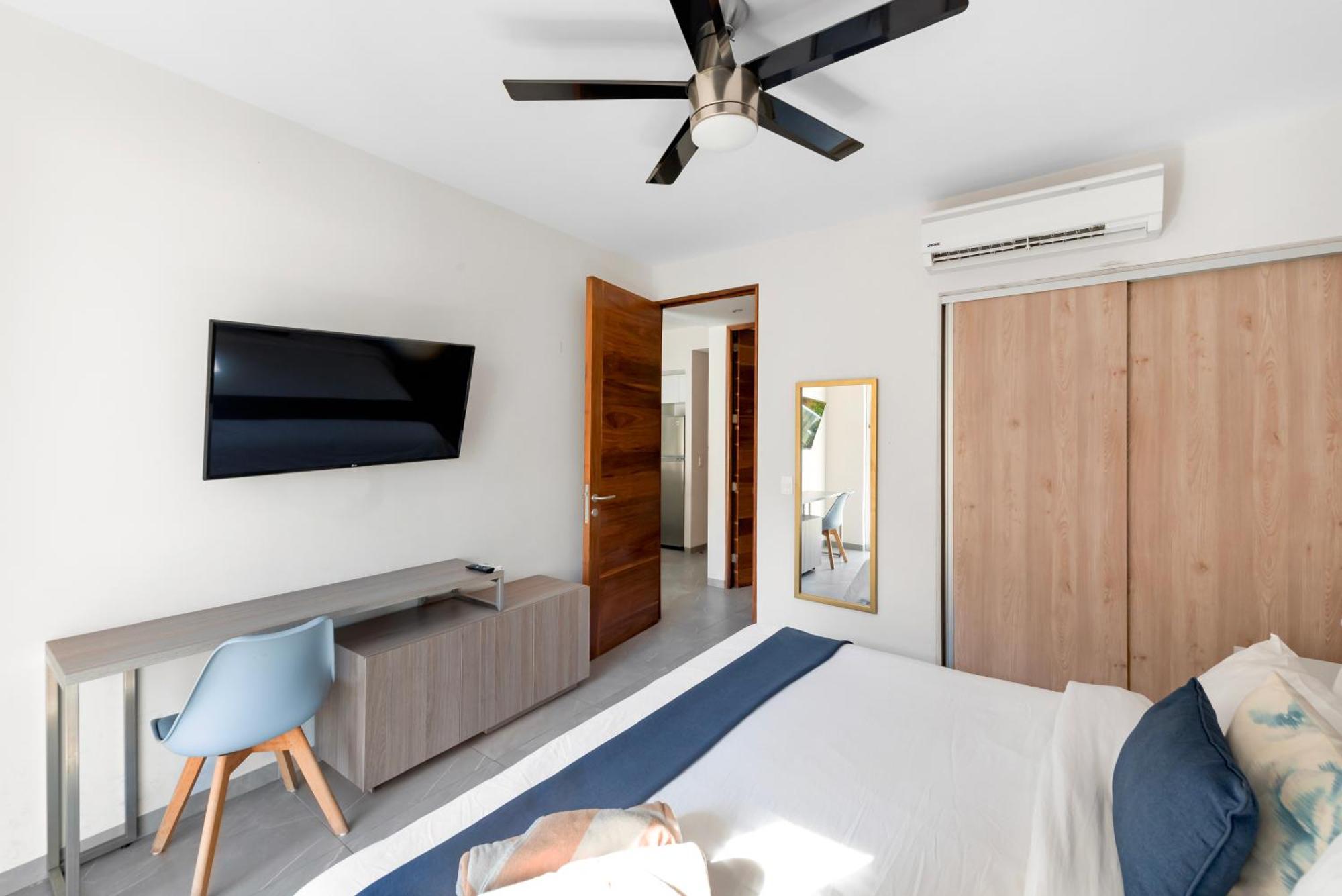 Luxury 2 Hab Cocina Ac Gym Pool Cine