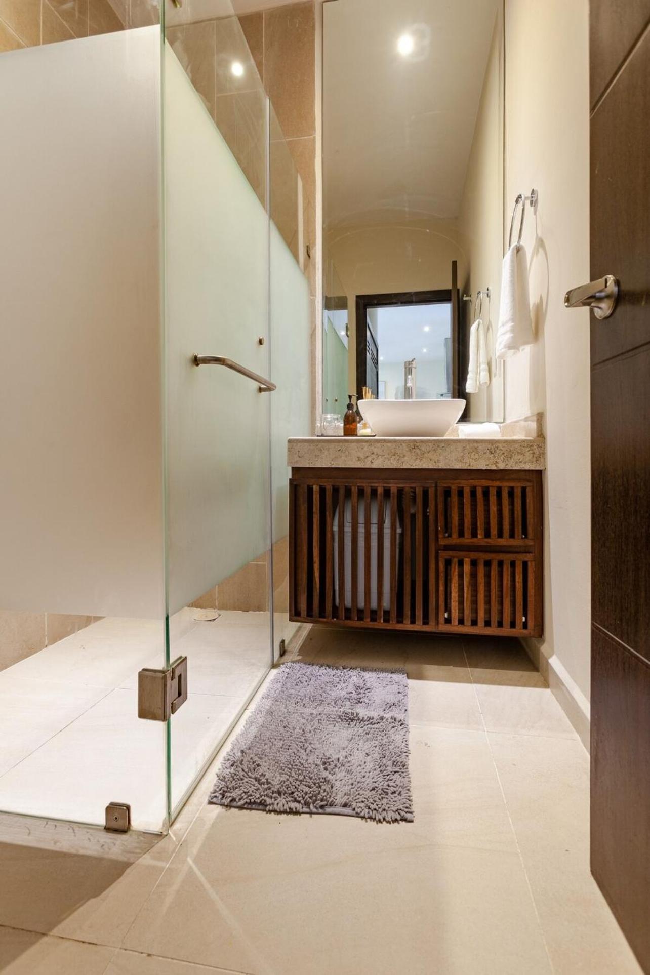 New! Condoph10min To Beachwifi 300mbgym6pools Vakantiehuis Playa del Carmen