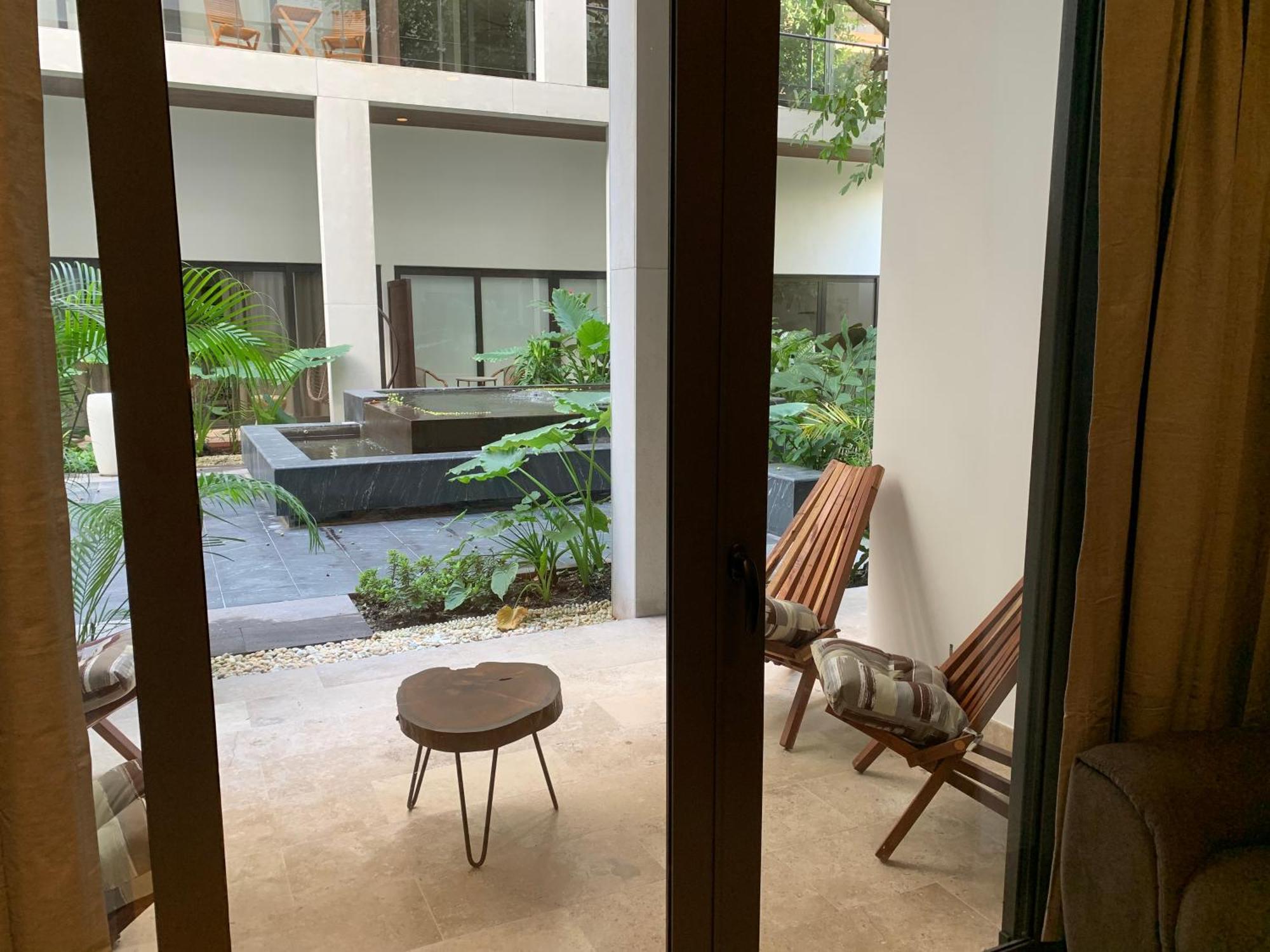 Ipana Luxury