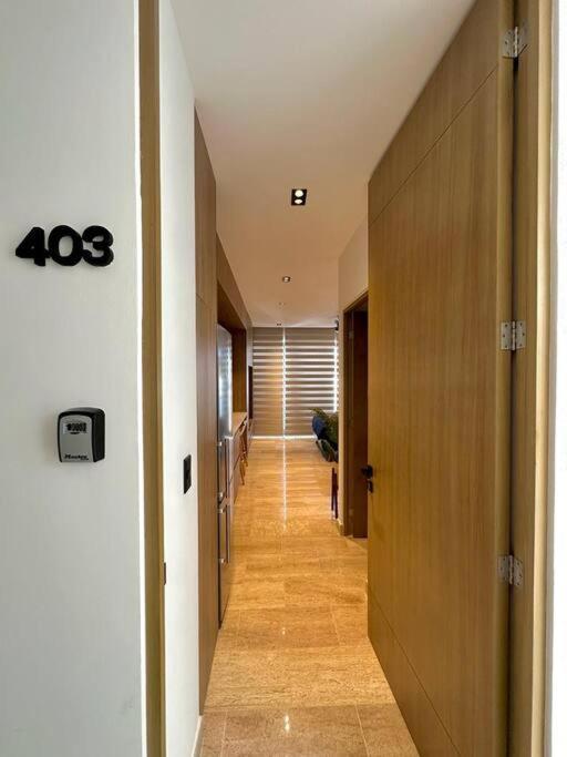 Cozy Modern View W/ Rooftop Pool & Gym - Agama 403