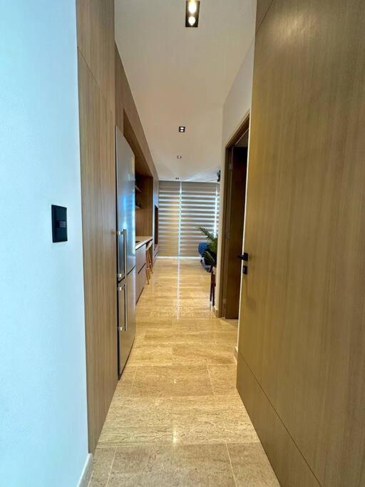 Cozy Modern View W/ Rooftop Pool & Gym - Agama 403 *