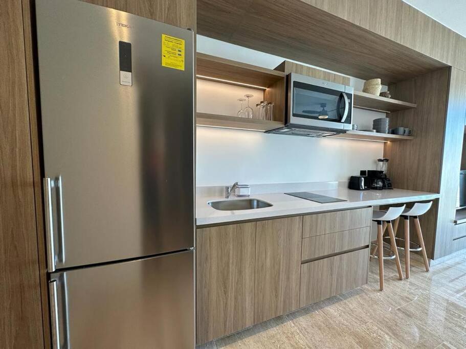 Cozy Modern View W/ Rooftop Pool & Gym - Agama 403 Apartment *