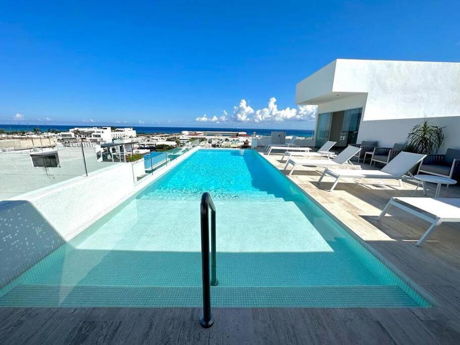 Apartment Cozy Modern View W/ Rooftop Pool & Gym - Agama 403 *