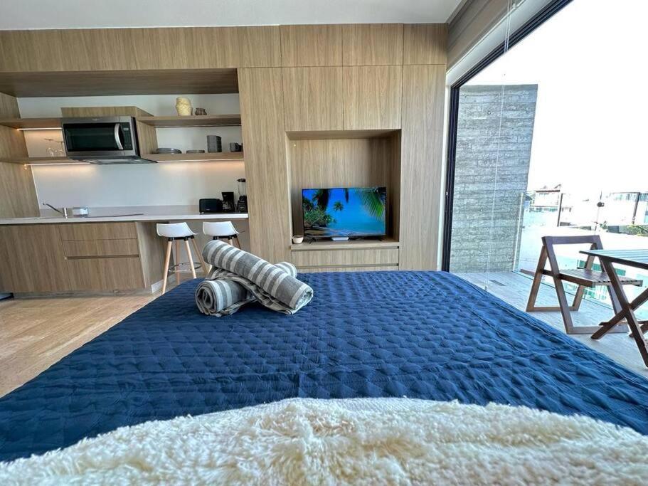 Cozy Modern View W/ Rooftop Pool & Gym - Agama 403 *