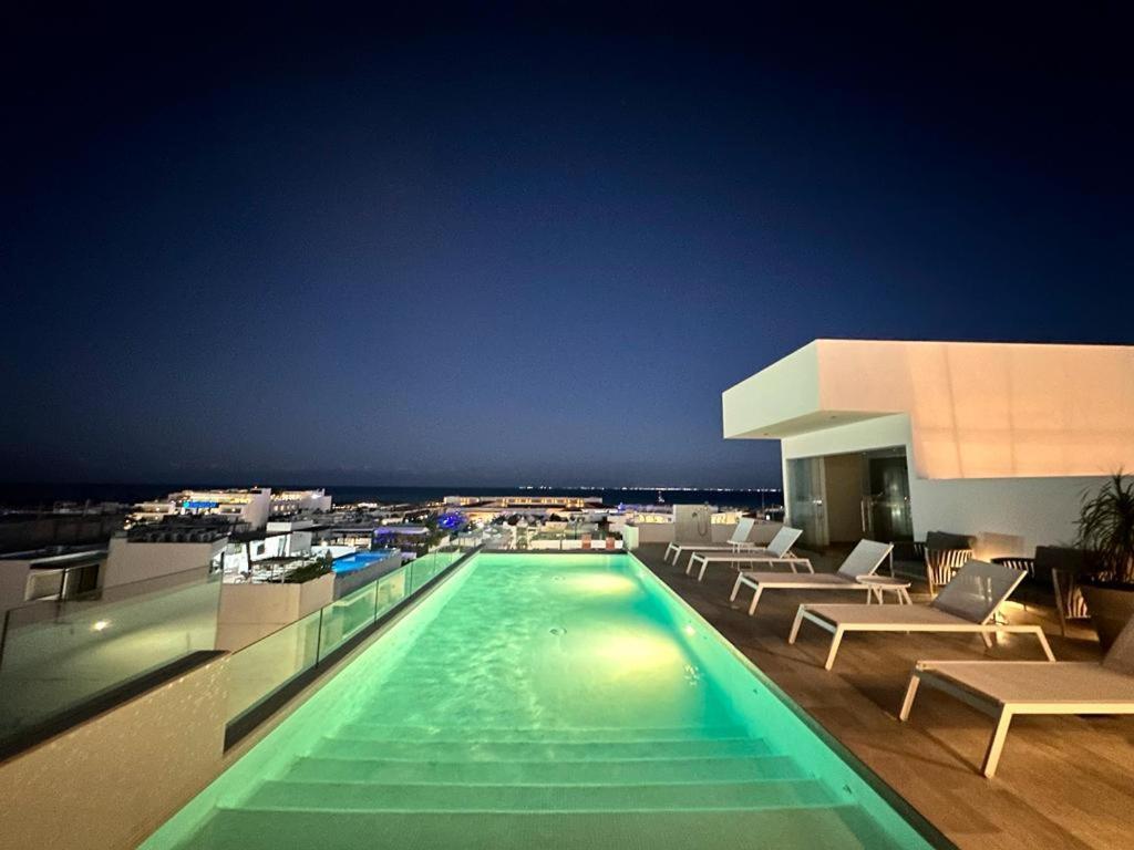 Cozy Modern View W/ Rooftop Pool & Gym - Agama 403 Playa del Carmen