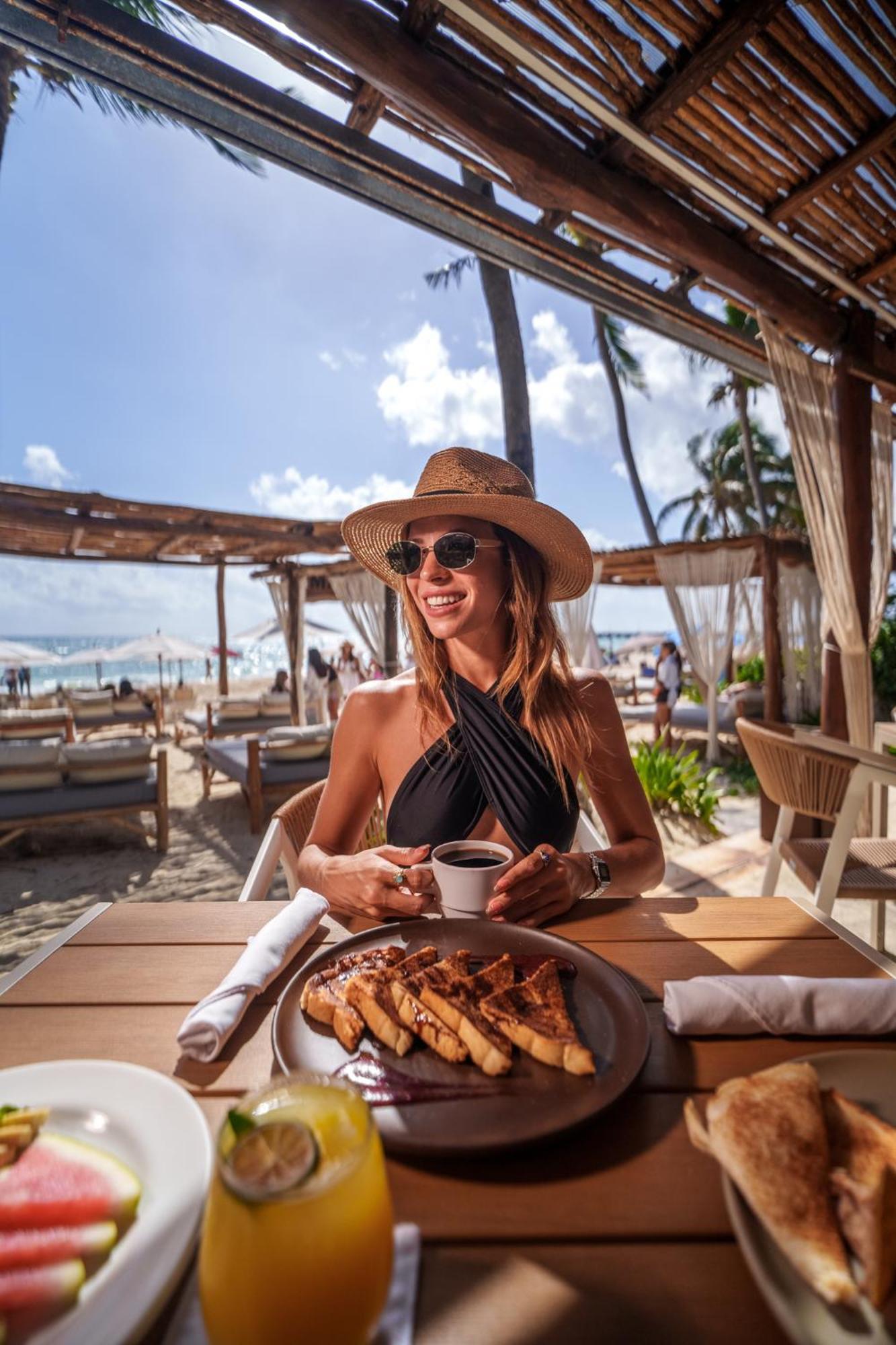 Areia - Front Lodge Playa del Carmen