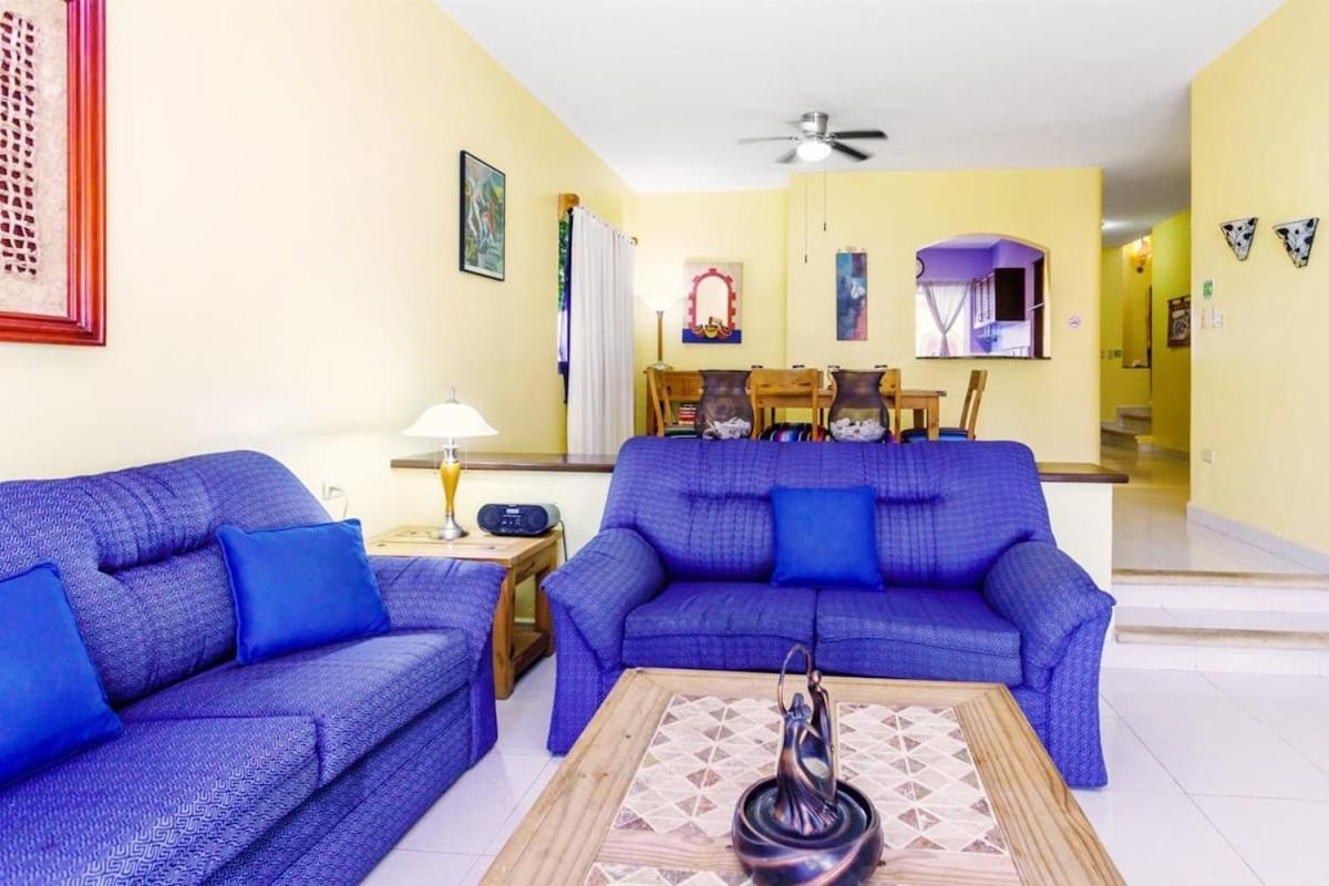 Perfect With Pool Access And Close To The