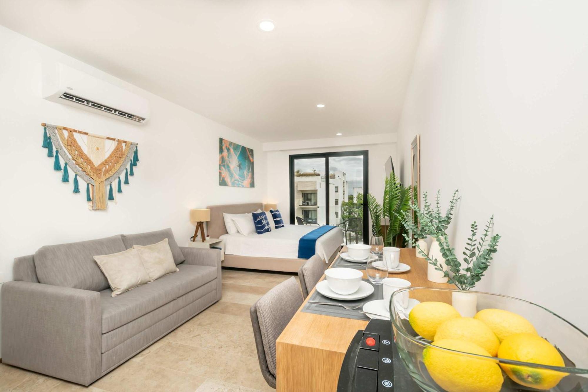 Vakantiehuis Chic Studio, Oceanview Roof Pool, Balcony, Gym