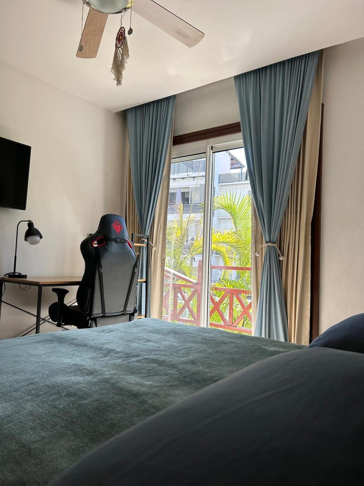 Quiet 3 Bedrooms, 2 Swimming Pools, 5th Avenue, The Sea Is Nearby! Apartment *