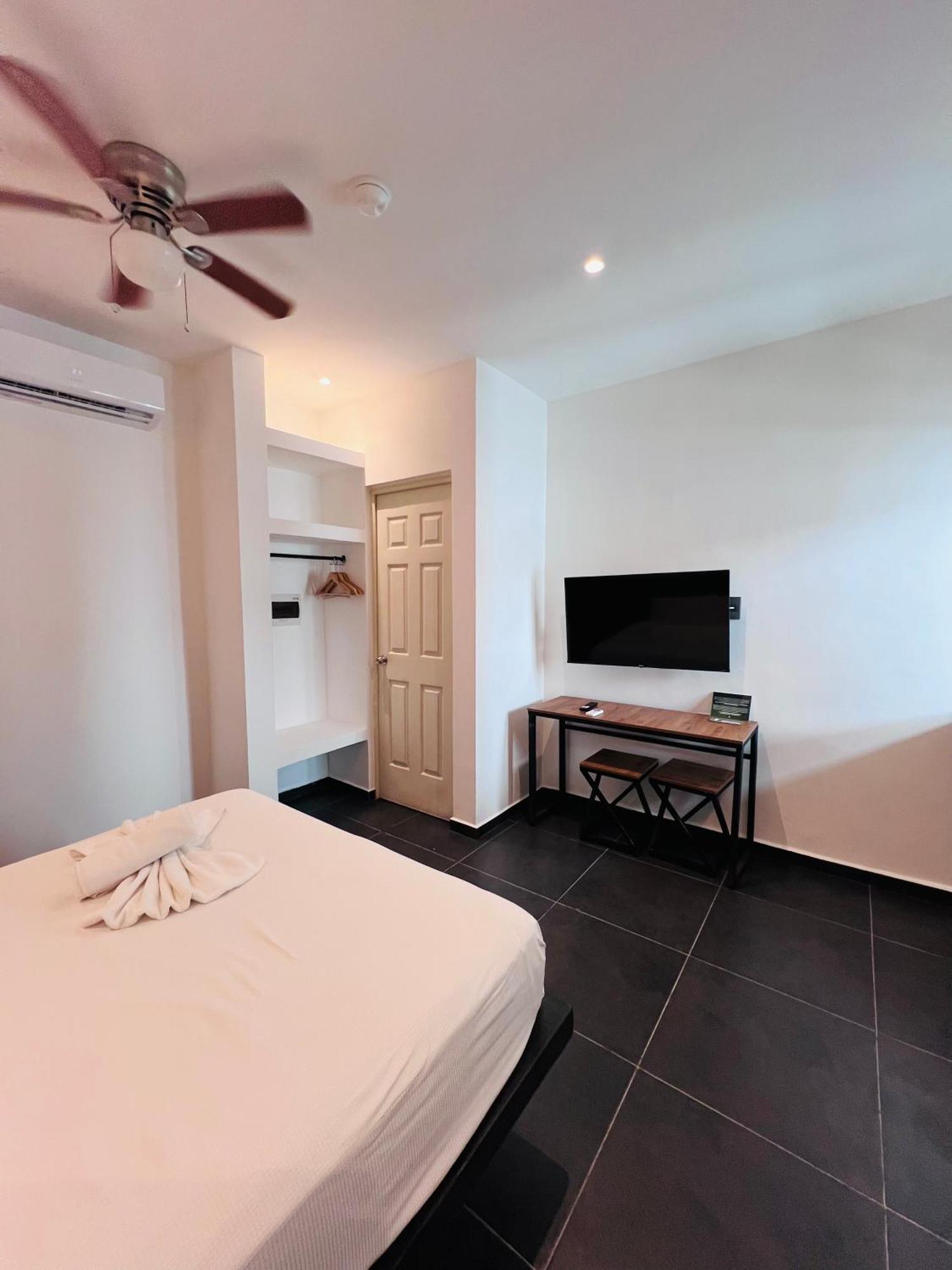 Coco Live Hotel