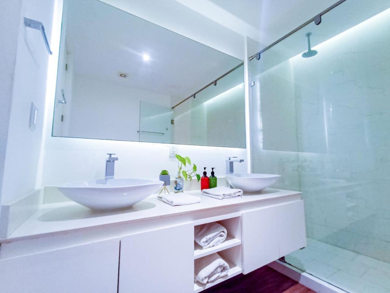 Apartment Wide With Sunny Balcony Pool Gym Steps 2 Playa del Carmen