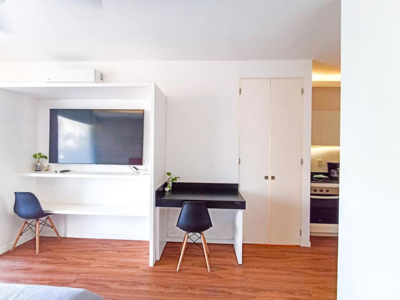 Apartment Wide With Sunny Balcony Pool Gym Steps 2 *
