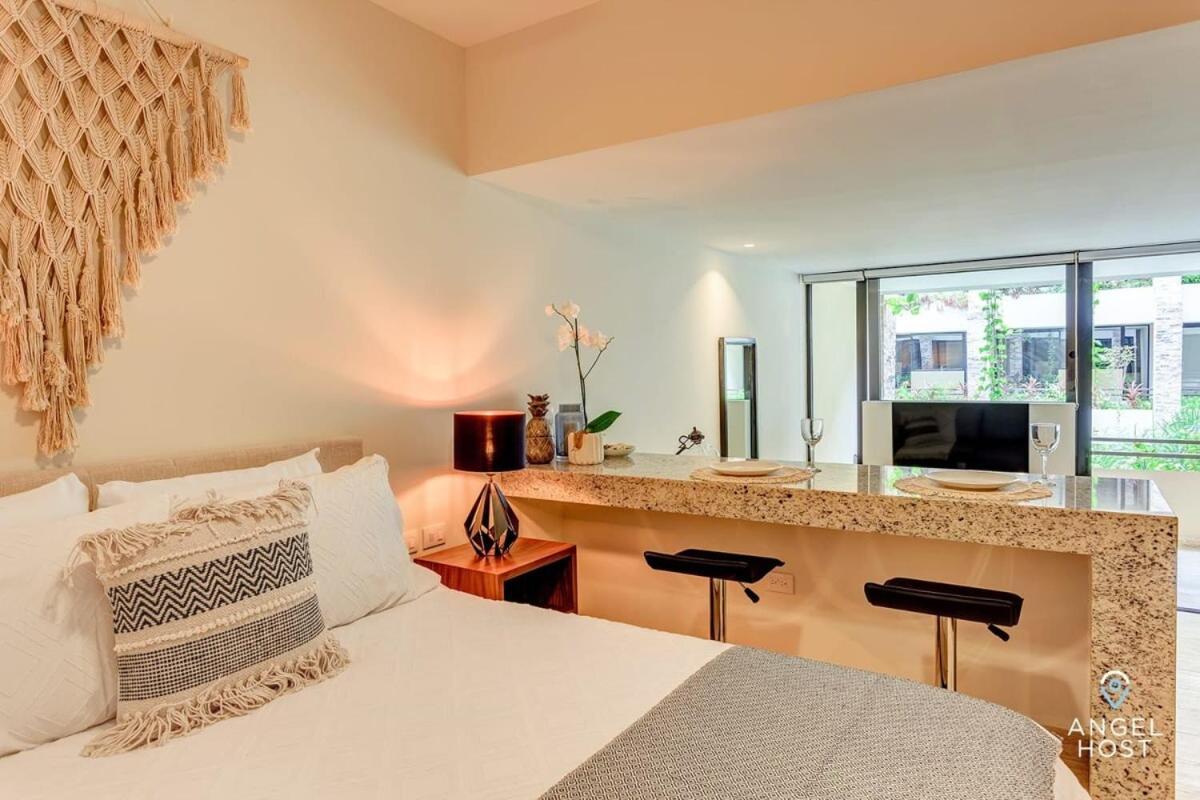Apartment Chic Roof Pool Gym Near 5th & *