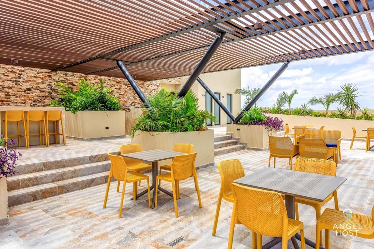 Chic Roof Pool Gym Near 5th & Apartment