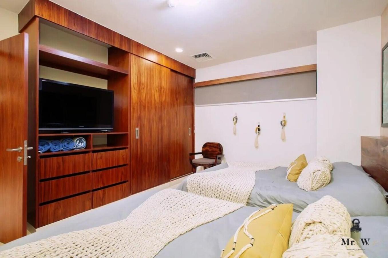 Private Pool Ph, Walk To Beach, 38th & 5th Apartment *