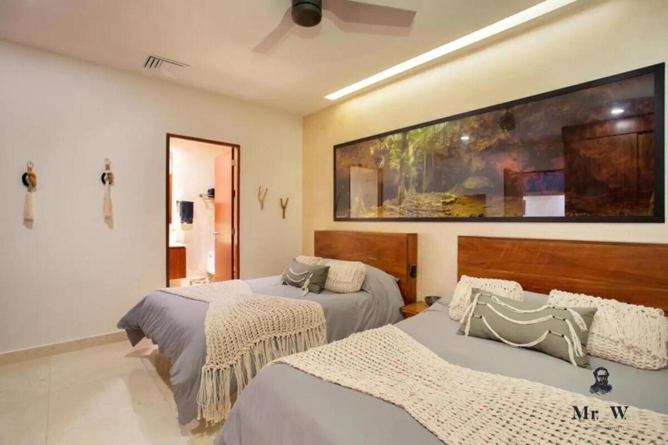 Private Pool Ph, Walk To Beach, 38th & 5th Apartment